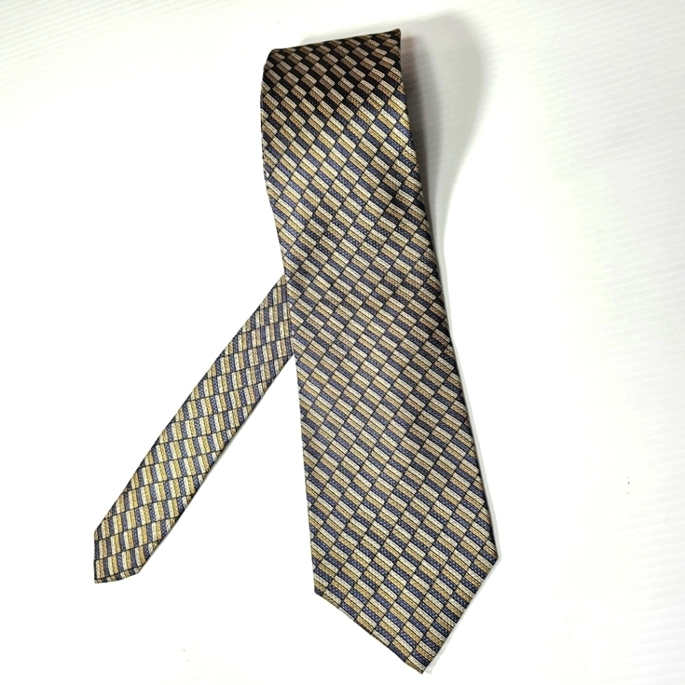 Roundtree & Yorke Men's Necktie Tie Navy Blue Gold Geometric Pattern 100% Silk
